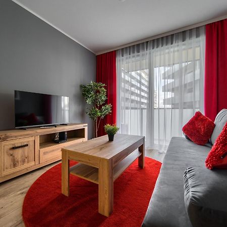 Central Park Red Apartment Wroclaw Exterior photo