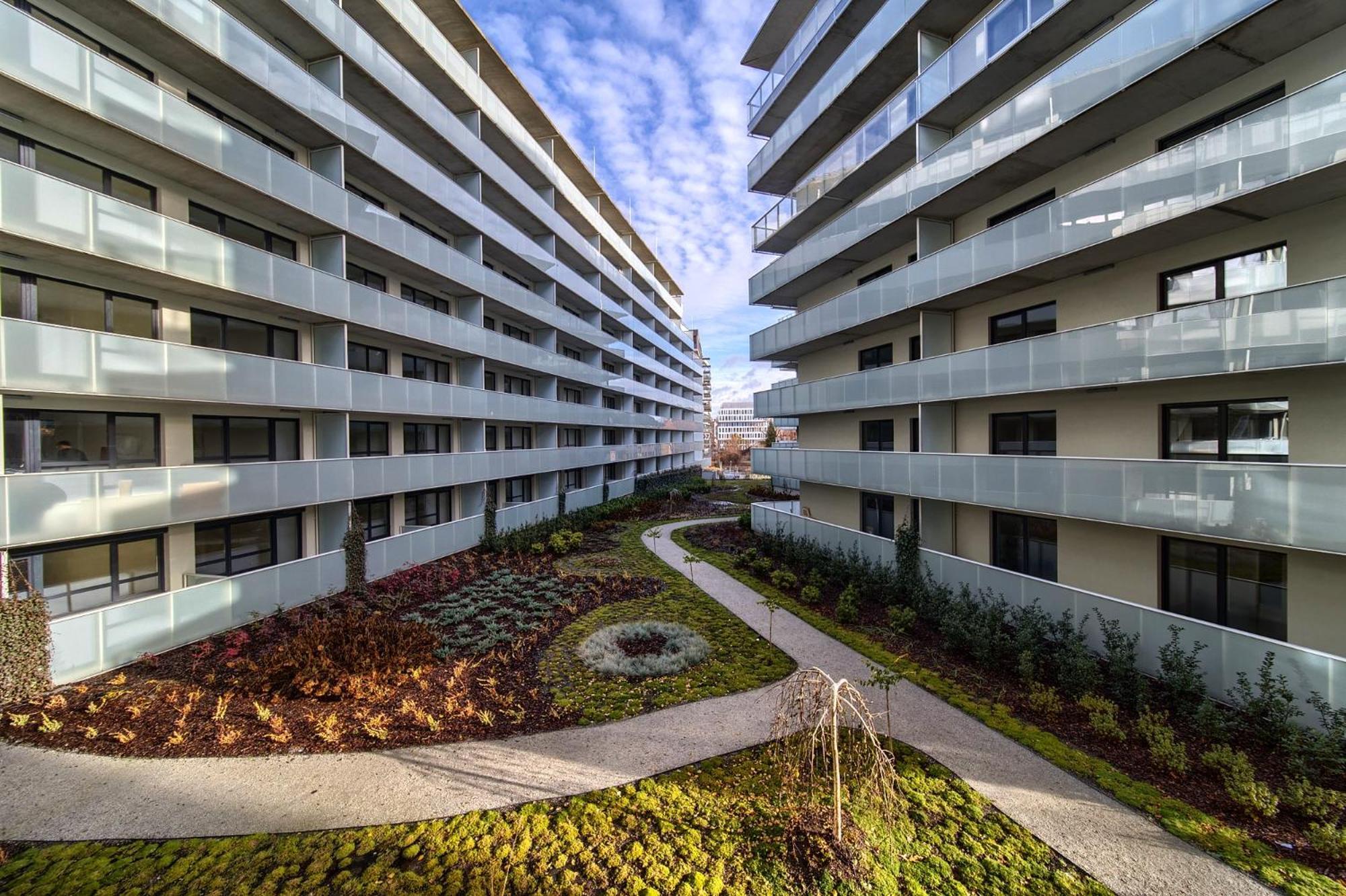 Central Park Red Apartment Wroclaw Exterior photo